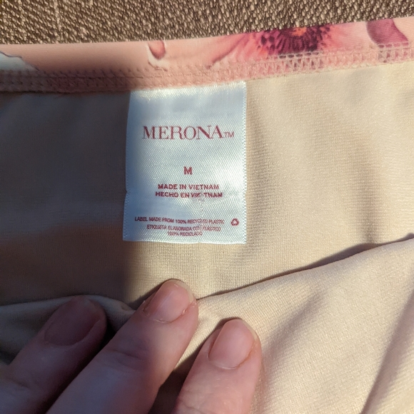 Bikini - Picture 5 of 6